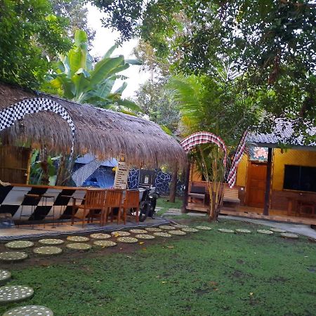 Penginapan Sedap Malam Lovina Eksteriør bilde